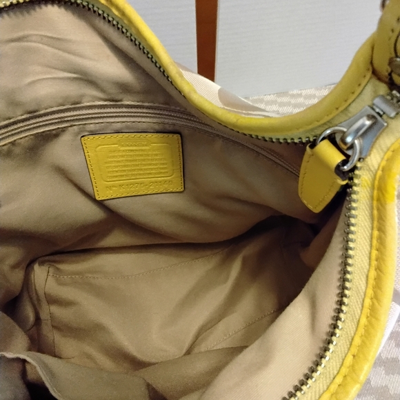 Coach Signature Hobo Shoulder Bag 💛 Style  21149 - Picture 5 of 9